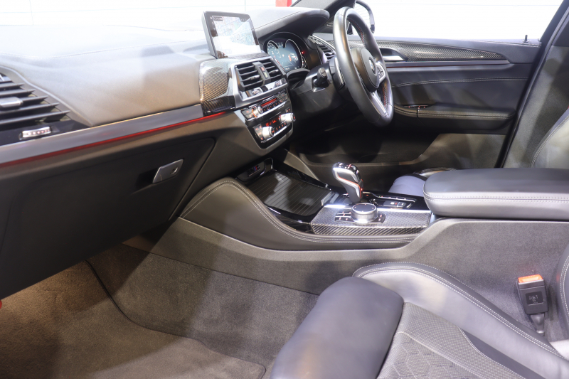 BMW Mシリーズ X4M ｺﾝﾍﾟﾃｨｼｮﾝ　ﾄﾞﾗｲﾋﾞﾝｸﾞｱｼｽﾄﾌﾟﾗｽ ﾌﾞﾗｯｸﾚｻﾞｰﾒﾘﾉ ﾍﾞﾝﾁﾚｰﾀｰ 全席ﾋｰﾀｰ 第6世代IDriveﾅﾋﾞTV 360ｶﾒﾗ Carplay ｶｰﾎﾞﾝｲﾝﾃﾘｱﾄﾘﾑ Mｴｷｿﾞｰｽﾄｼｽﾃﾑ Mｴｱﾛ&21ｲﾝﾁAW　2年保証