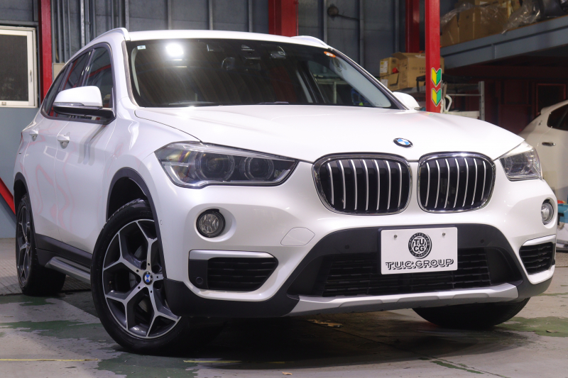 BMW X1 XDrive20i Xﾗｲﾝ ﾊｲﾗｲﾝﾊﾟｯｹｰｼﾞ　ﾓｶﾌﾞﾗｳﾝﾚｻﾞｰ ﾋｰﾀｰ IDriveﾅﾋﾞ ﾊﾞｯｸｶﾒﾗ ﾊﾟｰｷﾝｸﾞｾﾝｻｰ ﾍｯﾄﾞｱｯﾌﾟﾃﾞｨｽﾌﾟﾚｲ ｱﾀﾞﾌﾟﾃｨﾌﾞｸﾙｰｽﾞｺﾝﾄﾛｰﾙ LEDﾍｯﾄﾞﾗｲﾄ 純正18ｲﾝﾁAW(ｽﾀｲﾘﾝｸﾞ569)　2年保証
