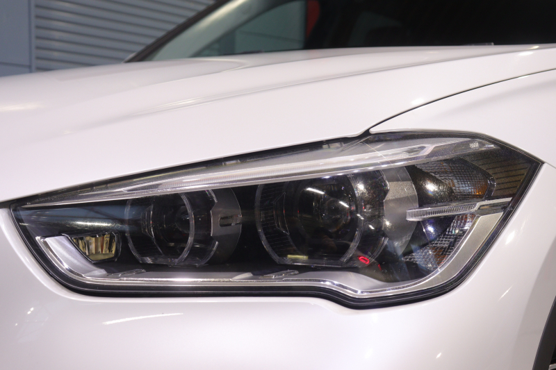 BMW X1 XDrive20i Xﾗｲﾝ ﾊｲﾗｲﾝﾊﾟｯｹｰｼﾞ　ﾓｶﾌﾞﾗｳﾝﾚｻﾞｰ ﾋｰﾀｰ IDriveﾅﾋﾞ ﾊﾞｯｸｶﾒﾗ ﾊﾟｰｷﾝｸﾞｾﾝｻｰ ﾍｯﾄﾞｱｯﾌﾟﾃﾞｨｽﾌﾟﾚｲ ｱﾀﾞﾌﾟﾃｨﾌﾞｸﾙｰｽﾞｺﾝﾄﾛｰﾙ LEDﾍｯﾄﾞﾗｲﾄ 純正18ｲﾝﾁAW(ｽﾀｲﾘﾝｸﾞ569)　2年保証