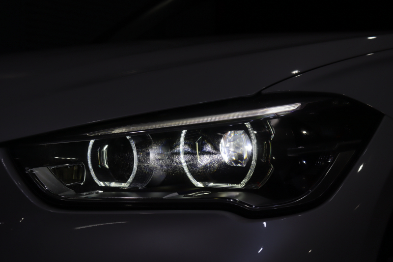 BMW X1 XDrive20i Xﾗｲﾝ ﾊｲﾗｲﾝﾊﾟｯｹｰｼﾞ　ﾓｶﾌﾞﾗｳﾝﾚｻﾞｰ ﾋｰﾀｰ IDriveﾅﾋﾞ ﾊﾞｯｸｶﾒﾗ ﾊﾟｰｷﾝｸﾞｾﾝｻｰ ﾍｯﾄﾞｱｯﾌﾟﾃﾞｨｽﾌﾟﾚｲ ｱﾀﾞﾌﾟﾃｨﾌﾞｸﾙｰｽﾞｺﾝﾄﾛｰﾙ LEDﾍｯﾄﾞﾗｲﾄ 純正18ｲﾝﾁAW(ｽﾀｲﾘﾝｸﾞ569)　2年保証