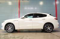 マセラティ レヴァンテ S　赤革 全席ｼｰﾄﾋｰﾀｰ ﾍﾞﾝﾁﾚｰﾀｰ ﾊﾟﾉﾗﾏｻﾝﾙｰﾌ 8.4ｲﾝﾁﾀｯﾁｺﾝﾄﾛｰﾙﾅﾋﾞ CarPlay ﾌﾙｾｸﾞTV ﾌﾟｯｼｭｽﾀｰﾄ ｱｸﾃｨﾌﾞｸﾙｺﾝ ﾚｰﾝｷｰﾌﾟ ﾌﾞﾗｲﾝﾄﾞｽﾎﾟｯﾄ ﾄﾗﾌｨｯｸｻｲﾝｱｼｽﾄ 360ｶﾒﾗ 自動ﾘｱｹﾞｰﾄ 21ｲﾝﾁｱﾝﾃｰｵｱﾙﾐ　2年保証