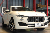 マセラティ レヴァンテ S　赤革 全席ｼｰﾄﾋｰﾀｰ ﾍﾞﾝﾁﾚｰﾀｰ ﾊﾟﾉﾗﾏｻﾝﾙｰﾌ 8.4ｲﾝﾁﾀｯﾁｺﾝﾄﾛｰﾙﾅﾋﾞ CarPlay ﾌﾙｾｸﾞTV ﾌﾟｯｼｭｽﾀｰﾄ ｱｸﾃｨﾌﾞｸﾙｺﾝ ﾚｰﾝｷｰﾌﾟ ﾌﾞﾗｲﾝﾄﾞｽﾎﾟｯﾄ ﾄﾗﾌｨｯｸｻｲﾝｱｼｽﾄ 360ｶﾒﾗ 自動ﾘｱｹﾞｰﾄ 21ｲﾝﾁｱﾝﾃｰｵｱﾙﾐ　2年保証