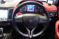 マセラティ レヴァンテ S　赤革 全席ｼｰﾄﾋｰﾀｰ ﾍﾞﾝﾁﾚｰﾀｰ ﾊﾟﾉﾗﾏｻﾝﾙｰﾌ 8.4ｲﾝﾁﾀｯﾁｺﾝﾄﾛｰﾙﾅﾋﾞ CarPlay ﾌﾙｾｸﾞTV ﾌﾟｯｼｭｽﾀｰﾄ ｱｸﾃｨﾌﾞｸﾙｺﾝ ﾚｰﾝｷｰﾌﾟ ﾌﾞﾗｲﾝﾄﾞｽﾎﾟｯﾄ ﾄﾗﾌｨｯｸｻｲﾝｱｼｽﾄ 360ｶﾒﾗ 自動ﾘｱｹﾞｰﾄ 21ｲﾝﾁｱﾝﾃｰｵｱﾙﾐ　2年保証