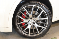 マセラティ レヴァンテ S　赤革 全席ｼｰﾄﾋｰﾀｰ ﾍﾞﾝﾁﾚｰﾀｰ ﾊﾟﾉﾗﾏｻﾝﾙｰﾌ 8.4ｲﾝﾁﾀｯﾁｺﾝﾄﾛｰﾙﾅﾋﾞ CarPlay ﾌﾙｾｸﾞTV ﾌﾟｯｼｭｽﾀｰﾄ ｱｸﾃｨﾌﾞｸﾙｺﾝ ﾚｰﾝｷｰﾌﾟ ﾌﾞﾗｲﾝﾄﾞｽﾎﾟｯﾄ ﾄﾗﾌｨｯｸｻｲﾝｱｼｽﾄ 360ｶﾒﾗ 自動ﾘｱｹﾞｰﾄ 21ｲﾝﾁｱﾝﾃｰｵｱﾙﾐ　2年保証