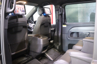 メルセデスベンツ Vクラス V260 ｱﾊﾞﾝｷﾞｬﾙﾄﾞ ﾛﾝｸﾞ AMGﾗｲﾝ ｴｸｽｸﾙｰｼﾌﾞｼｰﾄPKG ﾚｰﾀﾞｰSP　105台限定 黒革 ﾊﾟﾉﾗﾏｻﾝﾙｰﾌ 8.4ｲﾝﾁﾜｲﾄﾞﾅﾋﾞ Burmesterｻｳﾝﾄﾞ Carrozeriaﾘｱﾓﾆﾀｰ 2列目ｴｸｽｸﾙｰｼﾌﾞｼｰﾄ ｼｰﾄﾋｰﾀｰ ﾍﾞﾝﾁﾚｰﾀｰ ﾏｯｻｰｼﾞ 冷蔵庫付ｾﾝﾀｰｺﾝｿｰﾙ　2年保証