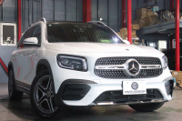 メルセデスベンツ GLB GLB200d AMGﾚｻﾞｰｴｸｽｸﾙｰｼﾌﾞ&ｱﾄﾞﾊﾞﾝｽﾄﾞP ﾚｰﾀﾞｰSP　本革(灰/黒) ﾊﾟﾉﾗﾏｻﾝﾙｰﾌ 10.25ｲﾝﾁﾜｲﾄﾞﾅﾋﾞ&ｺｸﾋﾟｯﾄﾃﾞｨｽﾌﾟﾚｲ ｱﾄﾞﾊﾞﾝｽﾄﾞｻｳﾝﾄﾞ ﾏﾙﾁﾋﾞｰﾑLED 360ｶﾒﾗ ﾏﾙﾁｶﾗｰｱﾝﾋﾞｴﾝﾄﾗｲﾄ(64色) AMGｴｱﾛ&19ｲﾝﾁAW　2年保証