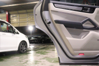 ポルシェ カイエン ｽﾎﾟｰﾂｸﾛﾉP　ﾂｰﾄﾝﾚｻﾞｰ(ｸﾞﾗﾌｧｲﾄﾌﾞﾙｰ/ｸﾚﾖﾝ) 18way電動ｼｰﾄ ﾊﾟﾉﾗﾏｻﾝﾙｰﾌ PCMﾅﾋﾞ CarPlay BOSEｻｳﾝﾄﾞ ｿﾌﾄｸﾛｰｽﾞﾄﾞｱ PDLS付きLED ACC ﾚｰﾝﾁｪﾝｼﾞ ｽﾃｱﾘﾝｸﾞﾋｰﾀｰ ｱﾝﾋﾞｴﾝﾄﾗｲﾄ 21ｲﾝﾁｶｲｴﾝｴｸｽｸﾙｰｼﾌﾞｱﾙﾐ　2年保証