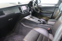 ポルシェ マカン ﾀｰﾎﾞ　MY17 PASM 黒本革 18Way電動ｼｰﾄ ｼｰﾄﾋｰﾀｰ ｱﾙｶﾝﾀｰﾗﾙｰﾌﾗｲﾅｰ PCMﾅﾋﾞ BOSEｻｳﾝﾄﾞ Car Play PDLS付LEDﾍｯﾄﾞﾗｲﾄ 360ｶﾒﾗ 21ｲﾝﾁHRE522Mｱﾙﾐ KWｻｽﾍﾟﾝｼｮﾝ　2年保証