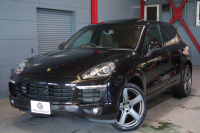 ポルシェ カイエン ﾌﾟﾗﾁﾅｴﾃﾞｨｼｮﾝ　特別仕様車 後期ﾓﾃﾞﾙ PASM ｱﾙｶﾝﾀｰﾗｺﾝﾋﾞｼｰﾄ(ｱｹﾞｰﾄｸﾞﾚｰ) ｻﾝﾙｰﾌ PCMﾅﾋﾞ BOSEｻｳﾝﾄﾞ CarPlay ｱｸﾃｨﾌﾞｸﾙｺﾝ ｴﾝﾄﾘｰﾄﾞﾗｲﾌﾞ PDLS付ｷｾﾉﾝﾍｯﾄﾞﾗｲﾄ ｽﾎﾟｰﾂﾃｰﾙﾊﾟｲﾌﾟ 21ｲﾝﾁｶｲｴﾝｸﾗｯｼｯｸｱﾙﾐ　2年保証