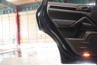 ポルシェ カイエン ﾌﾟﾗﾁﾅｴﾃﾞｨｼｮﾝ　特別仕様車 後期ﾓﾃﾞﾙ PASM ｱﾙｶﾝﾀｰﾗｺﾝﾋﾞｼｰﾄ(ｱｹﾞｰﾄｸﾞﾚｰ) ｻﾝﾙｰﾌ PCMﾅﾋﾞ BOSEｻｳﾝﾄﾞ CarPlay ｱｸﾃｨﾌﾞｸﾙｺﾝ ｴﾝﾄﾘｰﾄﾞﾗｲﾌﾞ PDLS付ｷｾﾉﾝﾍｯﾄﾞﾗｲﾄ ｽﾎﾟｰﾂﾃｰﾙﾊﾟｲﾌﾟ 21ｲﾝﾁｶｲｴﾝｸﾗｯｼｯｸｱﾙﾐ　2年保証