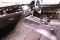 ポルシェ マカン S　ｴﾝﾄﾘｰﾄﾞﾗｲﾌﾞ ﾚｻﾞｰｲﾝﾃﾘｱ(ｻﾄﾞﾙﾌﾞﾗｳﾝ) PCMﾅﾋﾞ CarPlay 前後席ｼｰﾄﾋｰﾀｰ 14wayﾊﾟﾜｰｼｰﾄ ｷｾﾉﾝﾗｲﾄ 自動ﾘｱｹﾞｰﾄ ﾚｰﾝﾃﾞｨﾊﾟｰﾁｬｳｫｰﾆﾝｸﾞ 18ｲﾝﾁﾏｶﾝSﾎｲｰﾙ　2年保証