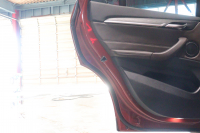 BMW X1 xDrive 18d ｱｰﾊﾞﾆｽﾀ　特別限定車 1ｵﾅ 専用ｶﾗｰ Aｱｸﾃｨﾌﾞ･ｾｰﾌﾃｨ ACC 茶革 純正ﾅﾋﾞ Bｶﾒﾗ ﾍｯﾄﾞｱｯﾌﾟD 19ｲﾝﾁAW(ｽﾀｲﾘﾝｸﾞ551) ｱﾝﾋﾞｴﾝﾄﾗｲﾄ LEDﾗｲﾄ 自動ﾘｱｹﾞｰﾄ　2年保証付