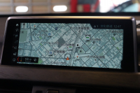 BMW X1 xDrive 18d ｱｰﾊﾞﾆｽﾀ　特別限定車 1ｵﾅ 専用ｶﾗｰ Aｱｸﾃｨﾌﾞ･ｾｰﾌﾃｨ ACC 茶革 純正ﾅﾋﾞ Bｶﾒﾗ ﾍｯﾄﾞｱｯﾌﾟD 19ｲﾝﾁAW(ｽﾀｲﾘﾝｸﾞ551) ｱﾝﾋﾞｴﾝﾄﾗｲﾄ LEDﾗｲﾄ 自動ﾘｱｹﾞｰﾄ　2年保証付