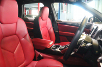 ポルシェ カイエン ｽﾎﾟｰﾂｸﾛﾉP　MY16 後期 ﾂｰﾄﾝﾚｻﾞｰｲﾝﾃﾘｱ(ﾚｯﾄﾞ/ﾌﾞﾗｯｸ) 純正ﾅﾋﾞ ｴﾝﾄﾘｰﾄﾞﾗｲﾌﾞ ﾒﾓﾘｰ付き14way電動ｼｰﾄ ｼｰﾄﾋｰﾀｰ ｽﾎﾟｰﾂﾃｰﾙﾊﾟｲﾌﾟ SPORT PLUSﾓｰﾄﾞ 18ｲﾝﾁｶｲｴﾝAW　2年保証