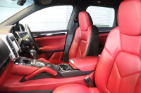 ポルシェ カイエン ｽﾎﾟｰﾂｸﾛﾉP　MY16 後期 ﾂｰﾄﾝﾚｻﾞｰｲﾝﾃﾘｱ(ﾚｯﾄﾞ/ﾌﾞﾗｯｸ) 純正ﾅﾋﾞ ｴﾝﾄﾘｰﾄﾞﾗｲﾌﾞ ﾒﾓﾘｰ付き14way電動ｼｰﾄ ｼｰﾄﾋｰﾀｰ ｽﾎﾟｰﾂﾃｰﾙﾊﾟｲﾌﾟ SPORT PLUSﾓｰﾄﾞ 18ｲﾝﾁｶｲｴﾝAW　2年保証