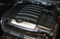 ポルシェ カイエン ｽﾎﾟｰﾂｸﾛﾉP　MY16 後期 ﾂｰﾄﾝﾚｻﾞｰｲﾝﾃﾘｱ(ﾚｯﾄﾞ/ﾌﾞﾗｯｸ) 純正ﾅﾋﾞ ｴﾝﾄﾘｰﾄﾞﾗｲﾌﾞ ﾒﾓﾘｰ付き14way電動ｼｰﾄ ｼｰﾄﾋｰﾀｰ ｽﾎﾟｰﾂﾃｰﾙﾊﾟｲﾌﾟ SPORT PLUSﾓｰﾄﾞ 18ｲﾝﾁｶｲｴﾝAW　2年保証