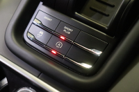 ポルシェ カイエン ｽﾎﾟｰﾂｸﾛﾉP　MY16 後期 ﾂｰﾄﾝﾚｻﾞｰｲﾝﾃﾘｱ(ﾚｯﾄﾞ/ﾌﾞﾗｯｸ) 純正ﾅﾋﾞ ｴﾝﾄﾘｰﾄﾞﾗｲﾌﾞ ﾒﾓﾘｰ付き14way電動ｼｰﾄ ｼｰﾄﾋｰﾀｰ ｽﾎﾟｰﾂﾃｰﾙﾊﾟｲﾌﾟ SPORT PLUSﾓｰﾄﾞ 18ｲﾝﾁｶｲｴﾝAW　2年保証