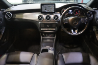 メルセデスベンツ GLA GLA220 4MATIC ﾌﾟﾚﾐｱﾑP ﾚｰﾀﾞｰSP　1ｵｰﾅｰ 後期ﾓﾃﾞﾙ 黒革 ﾊﾟﾉﾗﾏｻﾝﾙｰﾌ 8ｲﾝﾁﾜｲﾄﾞﾅﾋﾞ CarPlay harman/kardonｻｳﾝﾄﾞ LEDﾍｯﾄﾞﾗｲﾄ ｱｸﾃｨﾌﾞｸﾙｺﾝ 自動ﾘｱｹﾞｰﾄ 18ｲﾝﾁｱﾙﾐ　2年保証