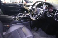 ポルシェ カイエン 本革ｼｰﾄ(ﾌﾞﾗｯｸ) ﾒﾓﾘｰ機能付き電動ｼｰﾄ ｼｰﾄﾋｰﾀｰ PCMﾅﾋﾞ CarPlay PDLS付LEDﾍｯﾄﾞﾗｲﾄ ｱｸﾃｨﾌﾞｸﾙｺﾝ ﾚｰﾝﾁｪﾝｼﾞ&ﾚｰﾝｷｰﾌﾟｱｼｽﾄ 19ｲﾝﾁｶｲｴﾝSﾃﾞｻﾞｲﾝAW　2年保証