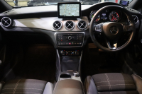 メルセデスベンツ GLA GLA250 4MATIC ﾍﾞｰｼｯｸPﾌﾟﾗｽ ﾚｰﾀﾞｰSP　ｷｰﾚｽｺﾞｰ ﾚｻﾞｰﾂｲﾝｼｰﾄ(ﾌﾞﾗｯｸ) 8ｲﾝﾁﾜｲﾄﾞﾅﾋﾞ CarPlay ﾌﾙｾｸﾞTV ｱｸﾃｨﾌﾞｸﾙｺﾝ ﾚｰﾝｷｰﾌﾟ ﾌﾞﾗｲﾝﾄﾞｽﾎﾟｯﾄｱｼｽﾄ ｱﾝﾋﾞｴﾝﾄﾗｲﾄ　2年保証