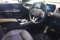 メルセデスベンツ GLB GLB200d ﾅﾋﾞｹﾞｰｼｮﾝP ﾚｰﾀﾞｰSP　ﾚｻﾞｰﾂｲﾝｼｰﾄ(ﾌﾞﾗｯｸ) ﾊﾟﾉﾗﾏｻﾝﾙｰﾌ 10.25ｲﾝﾁﾜｲﾄﾞﾅﾋﾞ&ｺｸﾋﾟｯﾄﾃﾞｨｽﾌﾟﾚｲ 360ｶﾒﾗ 360ｶﾒﾗ ｱｸﾃｨﾌﾞｸﾙｺﾝ ﾚｰﾝｷｰﾌﾟ&ﾚｰﾝﾁｪﾝｼﾞｱｼｽﾄ LEDﾍｯﾄﾞﾗｲﾄ　2年保証