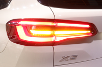 BMW X5 xDrive 35d Mｽﾎﾟｰﾂ ﾄﾞﾗｲﾋﾞﾝｸﾞﾀﾞｲﾅﾐｸｽP　ﾄﾞﾗｲﾋﾞﾝｸﾞｱｼｽﾄﾌﾟﾛ ｱﾀﾞﾌﾟﾃｨﾌﾞｴｱｻｽ ｲﾝﾃｸﾞﾚｲﾃｯﾄﾞｱｸﾃｨﾌﾞｽﾃｱ ｺﾆｬｯｸﾚｻﾞｰ ﾊﾟﾉﾗﾏｻﾝﾙｰﾌ 第7世代iDriveﾅﾋﾞ CarPlay ﾍｯﾄﾞｱｯﾌﾟD OP21ｲﾝﾁAW　2年保証