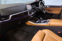 BMW X5 xDrive 35d Mｽﾎﾟｰﾂ ﾄﾞﾗｲﾋﾞﾝｸﾞﾀﾞｲﾅﾐｸｽP　ﾄﾞﾗｲﾋﾞﾝｸﾞｱｼｽﾄﾌﾟﾛ ｱﾀﾞﾌﾟﾃｨﾌﾞｴｱｻｽ ｲﾝﾃｸﾞﾚｲﾃｯﾄﾞｱｸﾃｨﾌﾞｽﾃｱ ｺﾆｬｯｸﾚｻﾞｰ ﾊﾟﾉﾗﾏｻﾝﾙｰﾌ 第7世代iDriveﾅﾋﾞ CarPlay ﾍｯﾄﾞｱｯﾌﾟD OP21ｲﾝﾁAW　2年保証