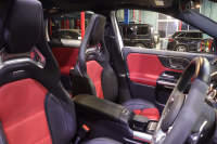 AMG GLA GLA35 4MATIC AMGﾊﾟﾌｫｰﾏﾝｽ&ｱﾄﾞﾊﾞﾝｽﾄ&ﾅﾋﾞｹﾞｰｼｮﾝP ﾚｰﾀﾞｰSP　1ｵｰﾅｰ AMGﾊﾟﾌｫｰﾏﾝｽｼｰﾄ 本革(赤/黒) ﾊﾟﾉﾗﾏｻﾝﾙｰﾌ 10.25ｲﾝﾁﾜｲﾄﾞﾅﾋﾞ ｱﾄﾞﾊﾞﾝｽﾄﾞｻｳﾝﾄﾞ ﾍｯﾄﾞｱｯﾌﾟD 360ｶﾒﾗ ﾌｯﾄﾄﾗﾝｸ ﾏﾙﾁﾋﾞｰﾑLED　2年保証