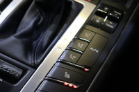 ポルシェ マカン 後期ﾓﾃﾞﾙ ｱｸﾃｨﾌﾞｸﾙｺﾝ ﾂｰﾄｰﾝﾚｻﾞｰｲﾝﾃﾘｱ(黒/赤) 10.9ｲﾝﾁPCMﾅﾋﾞ CarPlay ﾚｰﾝﾁｪﾝｼﾞｱｼｽﾄ LEDﾍｯﾄﾞﾗｲﾄ ｴﾝﾄﾘｰﾄﾞﾗｲﾌﾞ ｼｰﾄﾋｰﾀｰ 360ｶﾒﾗ 20ｲﾝﾁﾀｰﾎﾞAW 　2年保証付