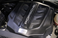 ポルシェ マカン S　MY17 ｴﾝﾄﾘｰﾄﾞﾗｲﾌﾞ 本革ｼｰﾄ(ｱｹﾞｰﾄｸﾞﾚｰ) PCMﾅﾋﾞ 14wayﾒﾓﾘｰ付電動ｼｰﾄ ﾚｰﾝﾃﾞｨﾊﾟｰﾁｬｳｫｰﾆﾝｸﾞ ｽﾎﾟｰﾂﾃｰﾙﾊﾟｲﾌﾟ ﾋﾟｱﾉﾌｨﾆｯｼｭﾌﾞﾗｯｸｲﾝﾃﾘｱ 18ｲﾝﾁﾏｶﾝSﾃﾞｻﾞｲﾝAW　2年保証