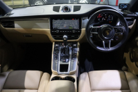 ポルシェ マカン ｽﾎﾟｰﾂｸﾛﾉP　後期ﾓﾃﾞﾙ PASM ｱｸﾃｨﾌﾞｸﾙｺﾝ ﾂｰﾄｰﾝﾚｻﾞｰｲﾝﾃﾘｱ(黒/ﾍﾞｰｼﾞｭ) 10.9ｲﾝﾁPCMﾅﾋﾞ CarPlay 14way電動ｼｰﾄ ﾚｰﾝﾁｪﾝｼﾞｱｼｽﾄ LEDﾍｯﾄﾞﾗｲﾄ ｴﾝﾄﾘｰﾄﾞﾗｲﾌﾞ ｼｰﾄﾋｰﾀｰ 360ｶﾒﾗ 18ｲﾝﾁﾏｶﾝSﾃﾞｻﾞｲﾝAW　2年保証