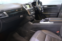 メルセデスベンツ Mクラス ML350 BlueTEC 4MATIC AMGｴｸｽｸﾙｰｼﾌﾞP ﾚｰﾀﾞｰSP　ｷｰﾚｽｺﾞｰ 黒ﾅｯﾊﾟﾚｻﾞｰ ﾊﾟﾉﾗﾏｻﾝﾙｰﾌ 7ｲﾝﾁﾜｲﾄﾞﾅﾋﾞ ｱｸﾃｨﾌﾞｸﾙｺﾝ ﾚｰﾝｷｰﾌﾟ 360ｶﾒﾗ AMGｴｱﾛ&20ｲﾝﾁAW 　2年保証