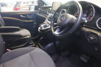 メルセデスベンツ Vクラス V220d ﾚｰﾀﾞｰSP　ｱｸﾃｨﾌﾞｸﾙｺﾝ ﾚｰﾝｷｰﾌﾟ ﾌﾞﾗｲﾝﾄﾞｽﾎﾟｯﾄｱｼｽﾄ 黒ﾌｧﾌﾞﾘｯｸｼｰﾄ ｼｰﾄﾋｰﾀｰ ﾒﾓﾘｰ機能 ﾊﾟﾜｰｼｰﾄ 8.4ｲﾝﾁﾜｲﾄﾞﾅﾋﾞ 360ｶﾒﾗ LEDﾍｯﾄﾞﾗｲﾄ 17ｲﾝﾁAW　2年保証