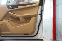 ポルシェ マカン GTS ｽﾎﾟｰﾂｸﾛﾉP　 PASM ｴﾝﾄﾘｰﾄﾞﾗｲﾌﾞ ﾍﾞｰｼﾞｭ半革 ﾊﾟﾉﾗﾏｻﾝﾙｰﾌ PCMﾅﾋﾞ BOSEｻｳﾝﾄﾞ PDLSﾌﾟﾗｽLEDﾍｯﾄﾞｲﾗｲﾄ ｽﾎﾟｰﾂｴｸﾞｿﾞｰｽﾄ ﾚｰﾝﾃﾞｨﾊﾟｰﾁｬｳｫｰﾆﾝｸﾞ ｽﾎﾟｰﾂ+ﾓｰﾄﾞ ｸﾛﾉﾒｰﾀｰ 20ｲﾝﾁRSｽﾊﾟｲﾀﾞｰAW 　2年保証