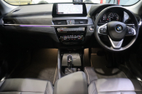 BMW X1 xDrive 20i Xﾗｲﾝ ｾﾚｸﾄ&ﾊｲﾗｲﾝ&ｺﾝﾌｫｰﾄP ｱﾄﾞﾊﾞﾝｽﾄﾞｱｸﾃｨﾌﾞSP　1ｵｰﾅｰ 後期 ﾀﾞｺﾀﾚｻﾞｰ(ﾌﾞﾗｯｸ) ﾊﾟﾉﾗﾏｻﾝﾙｰﾌ 第6世代iDriveﾅﾋﾞ HiFiｽﾋﾟｰｶｰ ｱｸﾃｨﾌﾞｸﾙｺﾝ ﾍｯﾄﾞｱｯﾌﾟﾃﾞｨｽﾌﾟﾚｲ 専用ｴｸｽﾃﾘｱ 有償色　2年保証