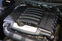 ポルシェ カイエン ﾌﾟﾗﾁﾅｴﾃﾞｨｼｮﾝ　別仕様車 後期ﾓﾃﾞﾙ MY17 ｱｸﾃｨﾌﾞｸﾙｺﾝ ﾚｰﾝﾁｪﾝｼﾞ ﾂｰﾄﾝﾚｻﾞｰｲﾝﾃﾘｱ(ﾚｯﾄﾞ/ﾌﾞﾗｯｸ) 赤革ｼｰﾄ 14way電動ｼｰﾄ ﾊﾟﾉﾗﾏｻﾝﾙｰﾌ PCMﾅﾋﾞ BOSEｻｳﾝﾄﾞ CarPlay 20ｲﾝﾁRSｽﾊﾟｲﾀﾞｰAW　2年保証