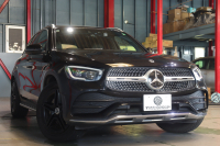 メルセデスベンツ GLC GLC220d 4MATIC AMGﾗｲﾝ ﾚｻﾞｰｴｸｽｸﾙｰｼﾌﾞP ﾚｰﾀﾞｰSP　黒本革 ﾘﾗｸｾﾞｰｼｮﾝ ﾊﾟﾉﾗﾏｻﾝﾙｰﾌ 10.25ｲﾝﾁﾜｲﾄﾞﾅﾋﾞ 12.3ｲﾝﾁｺｸﾋﾟｯﾄﾃﾞｨｽﾌﾟﾚｲ Burmester ｱｸﾃｨﾌﾞｸﾙｺﾝ ﾏﾙﾁﾋﾞｰﾑLED ﾍｯﾄﾞｱｯﾌﾟﾃﾞｨｽﾌﾟﾚｲ　2年保証