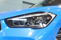 BMW X1 xDrive 18d Mｽﾎﾟｰﾂ ｺﾝﾌｫｰﾄP ｱﾄﾞﾊﾞﾝｽﾄﾞｱｸﾃｨﾌﾞSP　後期 専用ｼｰﾄ ﾒﾓﾘｰ機能 第6世代iDriveﾅﾋﾞ ｱｸﾃｨﾌﾞｸﾙｺﾝ ｱｸﾃｨﾌﾞｸﾙｺﾝ 車線逸脱防止機能 LEDﾍｯﾄﾞﾗｲﾄ ｱﾝﾋﾞｴﾝﾄﾗｲﾄ 専用ｴｸｽﾃﾘｱ 専用色　2年保証