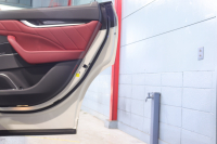 マセラティ レヴァンテ ｸﾞﾗﾝｽﾎﾟｰﾂ　後期 NEWｼﾌﾄ ADAS ACC ﾚｰﾝｷｰﾌﾟ ﾌﾞﾗｲﾝﾄﾞｽﾎﾟｯﾄ ﾚｯﾄﾞﾚｻﾞｰｼｰﾄ ﾊﾟﾉﾗﾏｻﾝﾙｰﾌ MTCﾅﾋﾞ ﾌﾙｾｸﾞTV harman/kardon CarPlar ｽｶｲﾌｯｸ LEDﾍｯﾄﾞﾗｲﾄ ｿﾌﾄﾄﾞｱｸﾛｰｼﾞｬｰ 自動ﾘｱｹﾞｰﾄ 21ｲﾝﾁﾍﾘｵｽAW 　2年保証