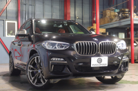 BMW X3 M40d ｾﾚｸﾄ&ﾊｲﾗｲﾝP　1ｵｰﾅｰ ﾄﾞﾗｲﾋﾞﾝｸﾞｱｼｽﾄﾌﾟﾗｽ ACC ｴｸｽﾃﾝﾄﾞﾚｻﾞｰﾒﾘﾉ(赤/黒) ﾊﾟﾉﾗﾏｻﾝﾙｰﾌ 第6世代iDriveﾅﾋﾞ harman/kardon ﾍｯﾄﾞｱｯﾌﾟﾃﾞｨｽﾌﾟﾚｲ ｱﾀﾞﾌﾟﾃｨﾌﾞLED ｱﾝﾋﾞｴﾝﾄﾗｲﾄ 専用ｴｸｽﾃﾘｱ&21ｲﾝﾁﾀﾞﾌﾞﾙｽﾎﾟｰｸAW　2年保証