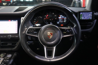 ポルシェ マカン 1ｵｰﾅｰ 後期ﾓﾃﾞﾙ ﾂｰﾄﾝﾚｻﾞｰ(赤/黒) ﾊﾟﾉﾗﾏｻﾝﾙｰﾌ PCMﾅﾋﾞ BOSEｻｳﾝﾄﾞ CarPlay ﾌﾙｾｸﾞTV ｱｸﾃｨﾌﾞｸﾙｺﾝ ﾚｰﾝﾁｪﾝｼﾞｱｼｽﾄ PDLS付きLEDﾍｯﾄﾞﾗｲﾄ ｽﾎﾟｰﾂﾃｰﾙﾊﾟｲﾌﾟ ﾌﾞﾗｯｸﾃｨﾝﾃｯﾄﾞﾃｰﾙﾗｲﾄ　2年保証