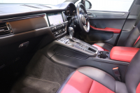 ポルシェ マカン 1ｵｰﾅｰ 後期ﾓﾃﾞﾙ ﾂｰﾄﾝﾚｻﾞｰ(赤/黒) ﾊﾟﾉﾗﾏｻﾝﾙｰﾌ PCMﾅﾋﾞ BOSEｻｳﾝﾄﾞ CarPlay ﾌﾙｾｸﾞTV ｱｸﾃｨﾌﾞｸﾙｺﾝ ﾚｰﾝﾁｪﾝｼﾞｱｼｽﾄ PDLS付きLEDﾍｯﾄﾞﾗｲﾄ ｽﾎﾟｰﾂﾃｰﾙﾊﾟｲﾌﾟ ﾌﾞﾗｯｸﾃｨﾝﾃｯﾄﾞﾃｰﾙﾗｲﾄ　2年保証