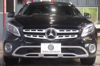 メルセデスベンツ GLA GLA220 4MATIC ﾌﾟﾚﾐｱﾑP ﾚｰﾀﾞｰSP　後期ﾓﾃﾞﾙ 黒革 ﾊﾟﾉﾗﾏｻﾝﾙｰﾌ 8ｲﾝﾁﾜｲﾄﾞﾅﾋﾞ CarPlay harman/kardonｻｳﾝﾄﾞ LEDﾍｯﾄﾞﾗｲﾄ ｱｸﾃｨﾌﾞｸﾙｺﾝ 自動ﾘｱｹﾞｰﾄ 18ｲﾝﾁｱﾙﾐ　2年保証
