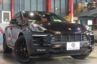 ポルシェ マカン GTS ｽﾎﾟｰﾂｸﾛﾉP　PASM ﾂｰﾄﾝﾚｻﾞｰｲﾝﾃﾘｱ(ﾌﾞﾗｯｸ/ﾚｯﾄﾞ) PCMﾅﾋﾞ CarPlay ｱｸﾃｨﾌﾞｸﾙｺﾝ ｽﾎﾟｰﾂｴｸﾞｿﾞｰｽﾄ LEDﾍｯﾄﾞﾗｲﾄ ｴﾝﾄﾘｰﾄﾞﾗｲﾌﾞ 20ｲﾝﾁRSｽﾊﾟｲﾀﾞｰAW　2年保証