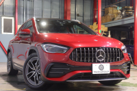 AMG GLA GLA35 4MATIC AMGﾊﾟﾌｫｰﾏﾝｽ&ｱﾄﾞﾊﾞﾝｽﾄ&ﾅﾋﾞｹﾞｰｼｮﾝP ﾚｰﾀﾞｰSP　AMGﾊﾟﾌｫｰﾏﾝｽｼｰﾄ 本革(灰/黒) ﾊﾟﾉﾗﾏｻﾝﾙｰﾌ 10.25ｲﾝﾁﾜｲﾄﾞﾅﾋﾞ ｱﾄﾞﾊﾞﾝｽﾄﾞｻｳﾝﾄﾞ ﾍｯﾄﾞｱｯﾌﾟD 360ｶﾒﾗ ﾌｯﾄﾄﾗﾝｸ ﾏﾙﾁﾋﾞｰﾑLED　2年保証付