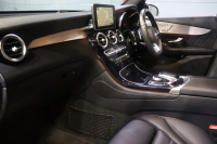メルセデスベンツ GLC GLC220d 4MATIC ｽﾎﾟｰﾂ 本革仕様 ﾚｰﾀﾞｰP　ｷｰﾚｽｺﾞｰ 黒革 ﾊﾟﾉﾗﾏSR 純正ﾅﾋﾞTV ﾌﾞﾙﾒｽﾀｰ 360ｶﾒﾗ ﾊﾟﾅﾒﾘｶｰﾅｸﾞﾘﾙ 自動Rｹﾞｰﾄ ﾌｯﾄﾄﾗﾝｸOP PTS LEDﾍｯﾄﾞﾗｲﾄ AMGｴｱﾛ&19AW　2年保証
