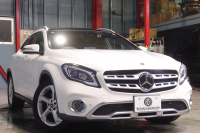 メルセデスベンツ GLA GLA220 4MATIC ﾌﾟﾚﾐｱﾑ&ﾚｰﾀﾞｰPKG　後期ﾓﾃﾞﾙ ACC 黒革 ﾊﾟﾉﾗﾏｻﾝﾙｰﾌ 8ｲﾝﾁﾜｲﾄﾞﾅﾋﾞ CarPlay harman/kardonｻｳﾝﾄﾞ LEDﾍｯﾄﾞﾗｲﾄ 自動ﾘｱｹﾞｰﾄ 18ｲﾝﾁAW　2年保証付