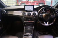 メルセデスベンツ GLA GLA220 4MATIC ﾌﾟﾚﾐｱﾑ&ﾚｰﾀﾞｰPKG　後期ﾓﾃﾞﾙ ACC 黒革 ﾊﾟﾉﾗﾏｻﾝﾙｰﾌ 8ｲﾝﾁﾜｲﾄﾞﾅﾋﾞ CarPlay harman/kardonｻｳﾝﾄﾞ LEDﾍｯﾄﾞﾗｲﾄ 自動ﾘｱｹﾞｰﾄ 18ｲﾝﾁAW　2年保証付