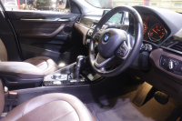 BMW X1 X1 xDrive 18d Xﾗｲﾝ ﾊｲﾗｲﾝ&ｺﾝﾌｫｰﾄP　ﾄﾞﾗｲﾋﾞﾝｸﾞｱｼｽﾄﾌﾟﾗｽ ﾓｶﾚｻﾞｰ 純正ﾅﾋﾞ ﾍｯﾄﾞｱｯﾌﾟﾃﾞｨｽﾌﾟﾚｲ ｱｸﾃｨﾌﾞｸﾙｺﾝ LEDﾍｯﾄﾞﾗｲﾄ ｱﾝﾋﾞｴﾝﾄﾗｲﾄ 専用ｴｸｽﾃﾘｱ ｳｯﾄﾞｲﾝﾃﾘｱﾄﾘﾑ OP19ｲﾝﾁAW 有償色　2年保証