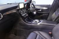 メルセデスベンツ GLC GLC220d 4MATIC ｽﾎﾟｰﾂ 本革仕様 ﾚｰﾀﾞｰP　ｷｰﾚｽｺﾞｰ 黒革 ﾊﾟﾉﾗﾏSR 純正ﾅﾋﾞTV 360ｶﾒﾗ ﾌﾞﾙﾒｽﾀｰ ﾍｯﾄﾞｱｯﾌﾟD 自動Rｹﾞｰﾄ AMGｴｱﾛ&19AW　2年保証